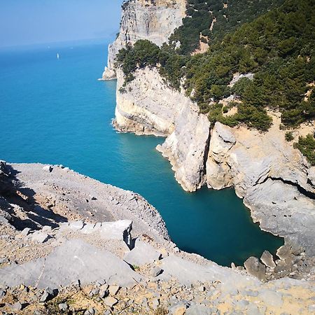 Вилла Il Nido Dei Gabbiani Портовенере Номер фото
